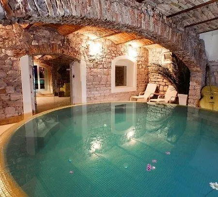 Vertigo Palace * Jelsa (Hvar)