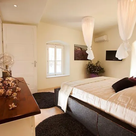 Vertigo Palace Villa *