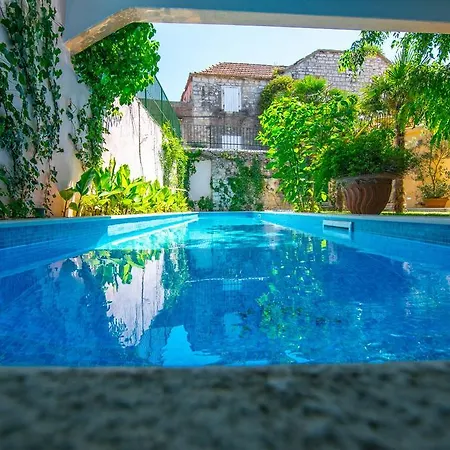 Vertigo Palace Villa